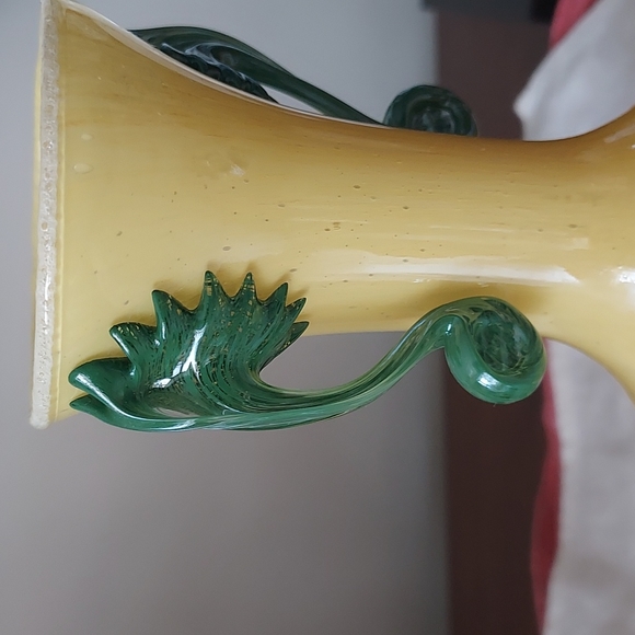 Murano yellow vase with 2 handles in green glass Redwing style - Picture 2 of 11